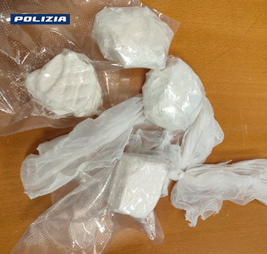 Beccati con la droga al casello di Castel del Lago: arrestate due persone Beccati con la droga al casello di Castel del Lago: arrestate due persone