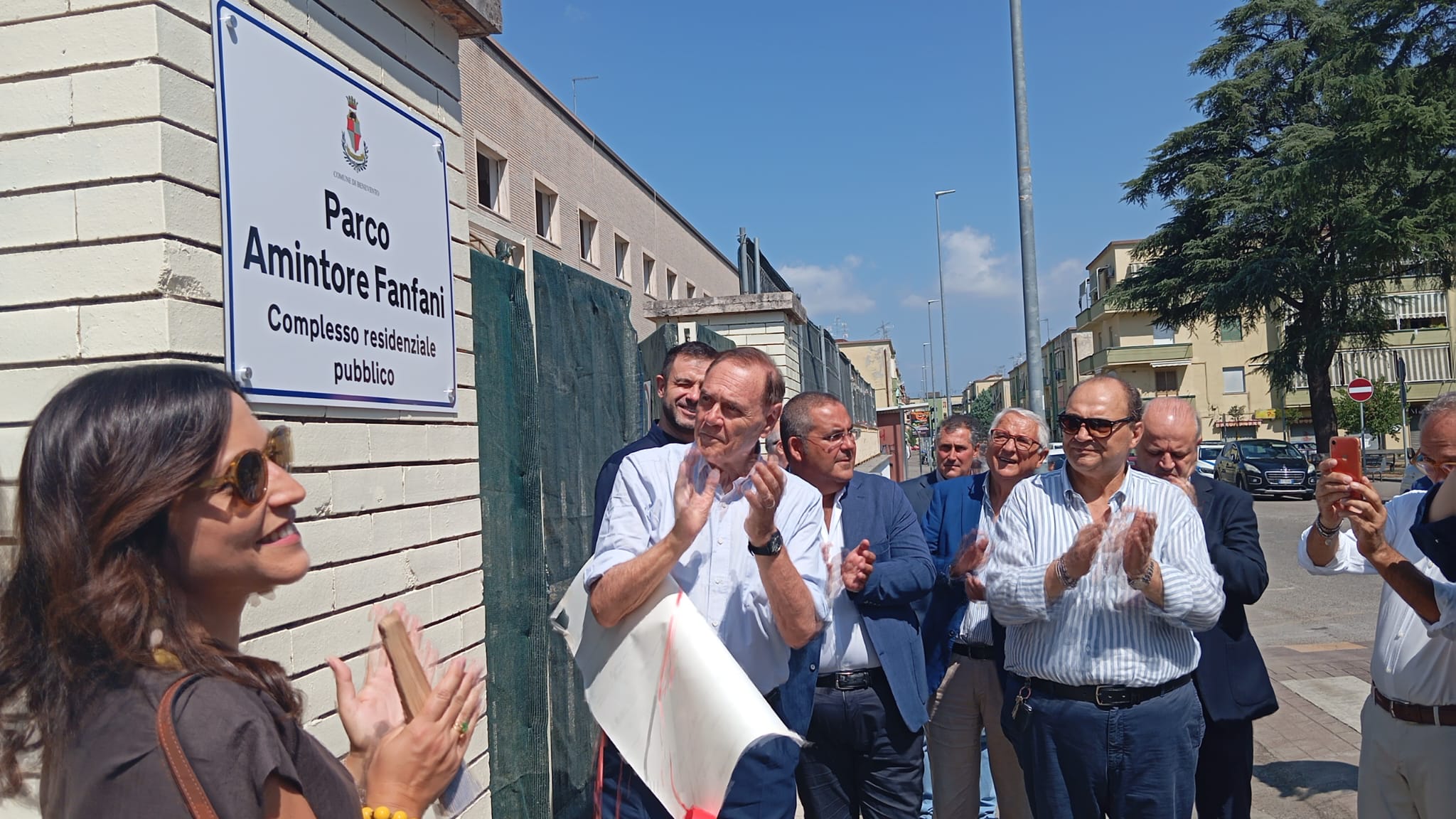 Edilizia popolare, prima pietra: nuovo complesso intitolato a Fanfani, il motivo spiegato da Mastella Edilizia popolare, prima pietra: nuovo complesso intitolato a Fanfani, il motivo spiegato da Mastella