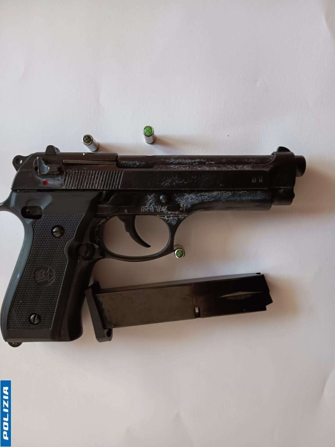 Colpi di pistola tra via Piave e via Tagliamento: denunciato un 54enne Colpi di pistola tra via Piave e via Tagliamento: denunciato un 54enne