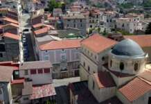 Morte del piccolo Vincenzo, lutto cittadino a Frasso. Mastella: “Eventi che fanno vacillare la fede”