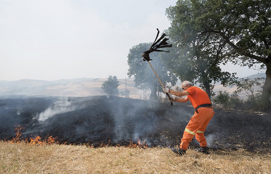 Incendi 2025, Campania terza peggior regione: Salerno seconda tra le province
