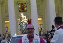 La Madonna delle Grazie esce in Processione per invocare la pace nelle guerre globali