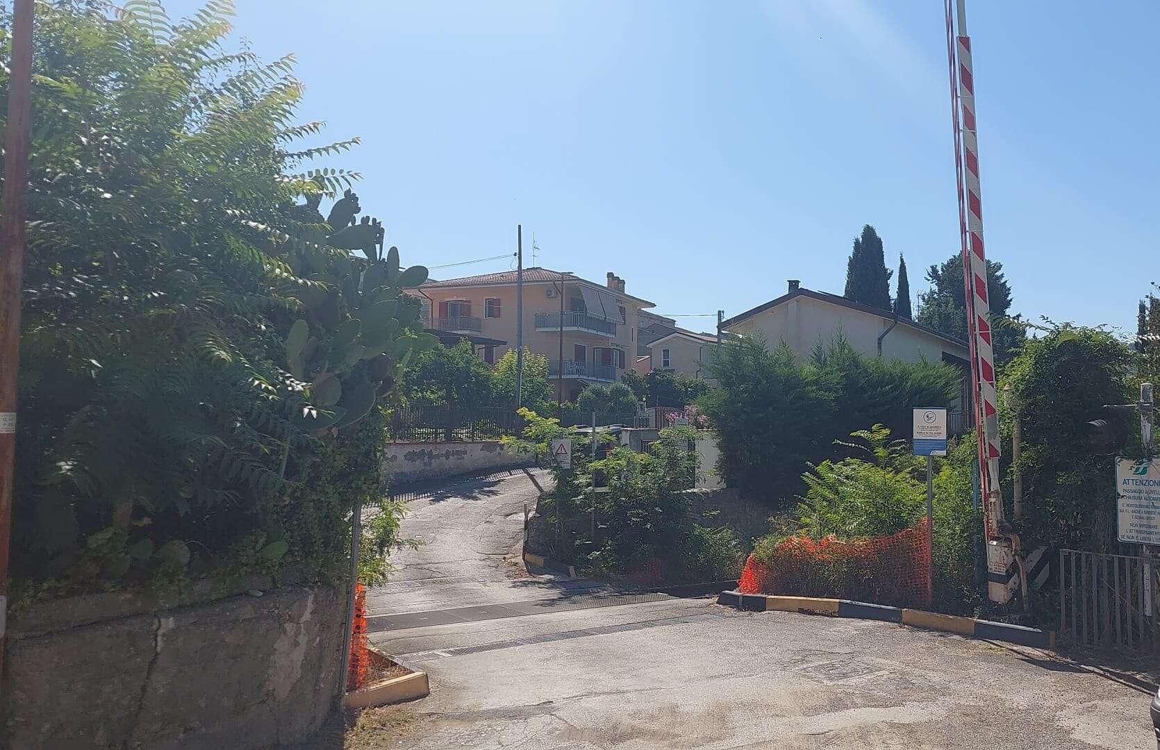 Chiusura del passaggio a livello di via Pietà, residenti in fermento: “Rischio isolamento e sicurezza” Chiusura del passaggio a livello di via Pietà, residenti in fermento: “Rischio isolamento e sicurezza”