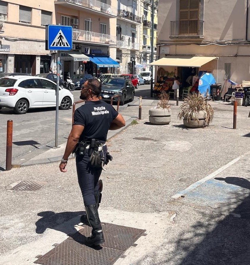 Polizia locale, controlli in zona Soccavo, Sanità’ e Posillipo: sequestrati 80kg di prodotti ortofrutticoli Polizia locale, controlli in zona Soccavo, Sanità’ e Posillipo: sequestrati 80kg di prodotti ortofrutticoli