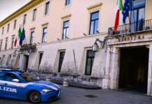 Estorsioni e violenze per giocare alle “slot”, arrestato dalla Polizia di Stato