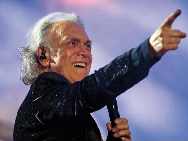 Paupisi, per la festa a Maria SS. di Pagani attesa per il concerto di Riccardo Fogli Paupisi, per la festa a Maria SS. di Pagani attesa per il concerto di Riccardo Fogli