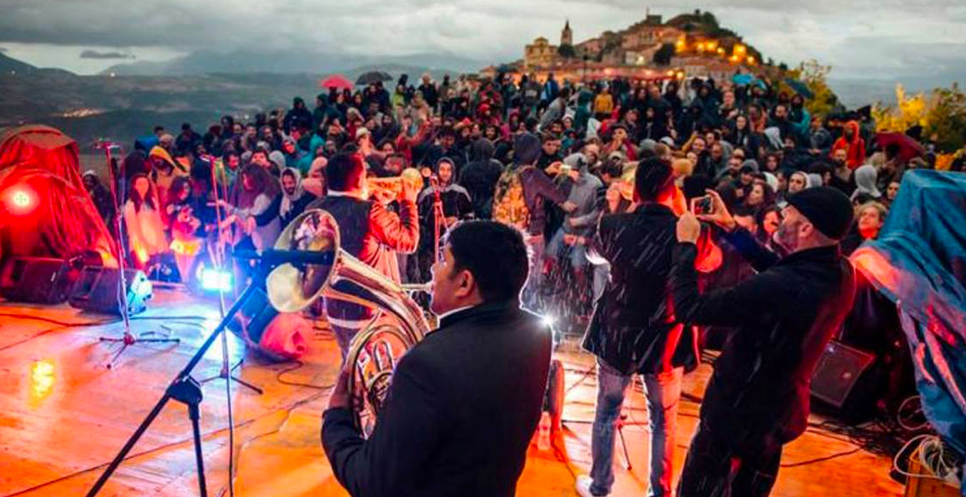 VIDEO/ Sponz Fest, De Luca annuncia il ritorno: ma gli organizzatori frenano VIDEO/ Sponz Fest, De Luca annuncia il ritorno: ma gli organizzatori frenano