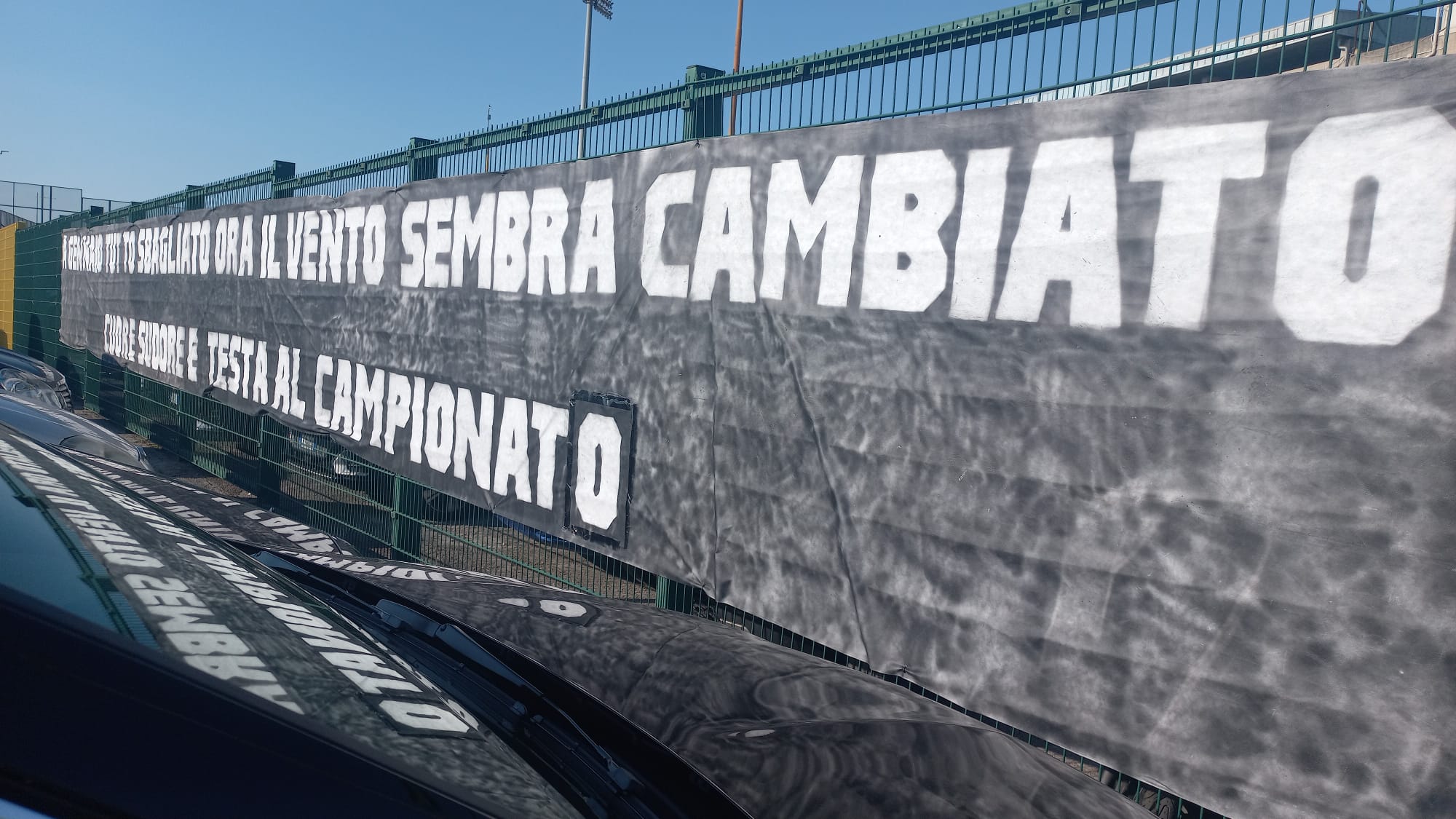 Benevento, davanti al “Ciro Vigorito” il primo striscione dei tifosi Benevento, davanti al “Ciro Vigorito” il primo striscione dei tifosi