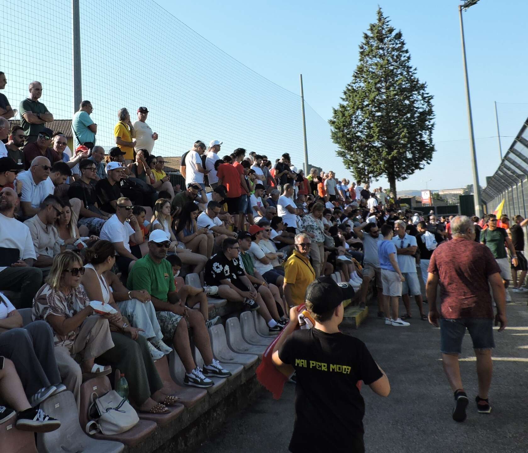 FOTOGALLERY/ Spalti gremiti all’Imbriani per il debutto della Strega: clima positivo in campo FOTOGALLERY/ Spalti gremiti all’Imbriani per il debutto della Strega: clima positivo in campo