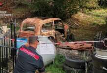 Officina abusiva e deposito di rifiuti: sequestro e denunce