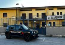 Inganna il cassiere e gli sottrae 400 euro: denunciato