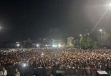 Caos a Pietrelcina per il concerto di Franco Ricciardi: piazza gremita e fan respinti all’ingresso