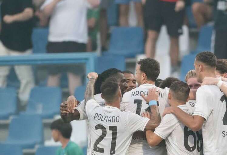 Napoli, buona la prima: 2 0 al Sassuolo con McTominay e De Bruyne Napoli, buona la prima: 2 0 al Sassuolo con McTominay e De Bruyne