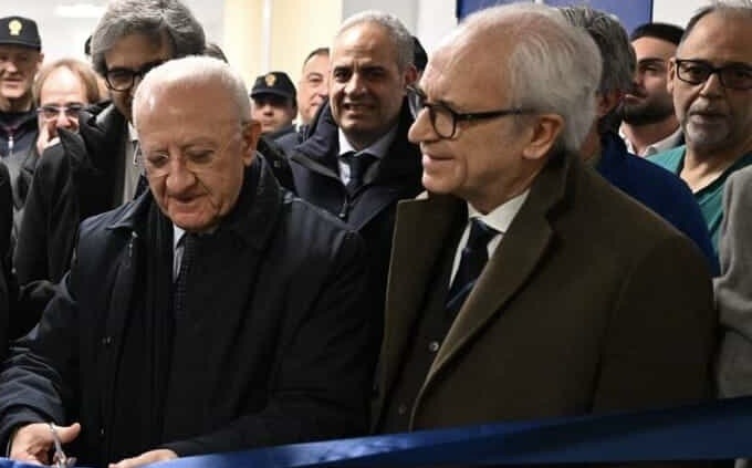 Robot in corsia: De Luca presenta il nuovo sistema alla Città Ospedaliera Robot in corsia: De Luca presenta il nuovo sistema alla Città Ospedaliera