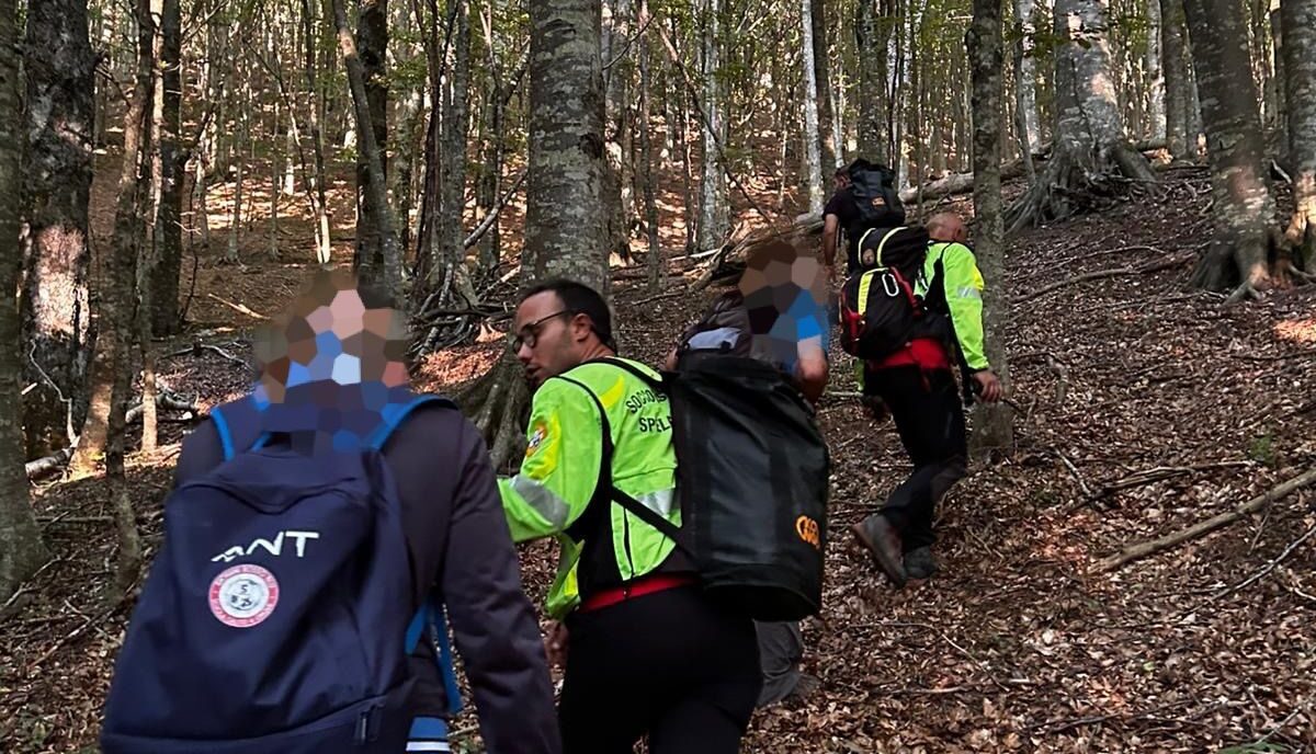 Si perdono sul monte Terminio: salvati dal Soccorso Alpino Si perdono sul monte Terminio: salvati dal Soccorso Alpino