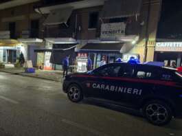 Bomba carta ad Arcella, bar devastato nella notte