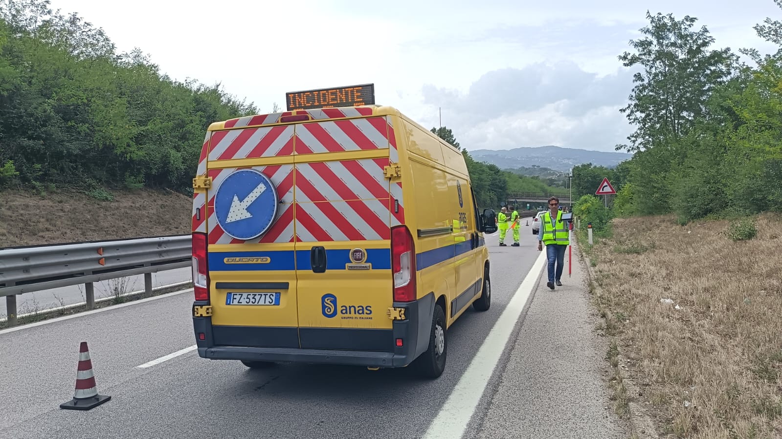 incidente tra due auto chiusa la telesina in un tratto del casertano