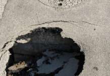 Asfalto nuovo ma già danneggiato dalla pioggia a Scafati: la denuncia di Santocchio (FdI)