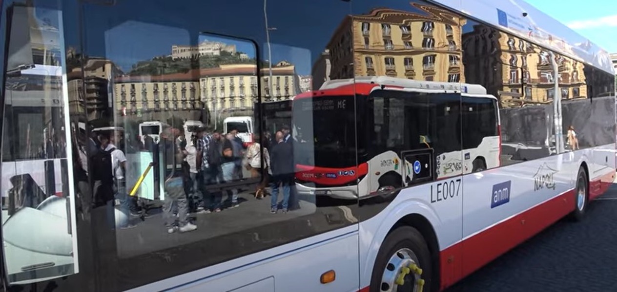 napoli e i sensori sui nuovi bus che suonano di continuo fonti anm allo studio soluzioni equilibrate