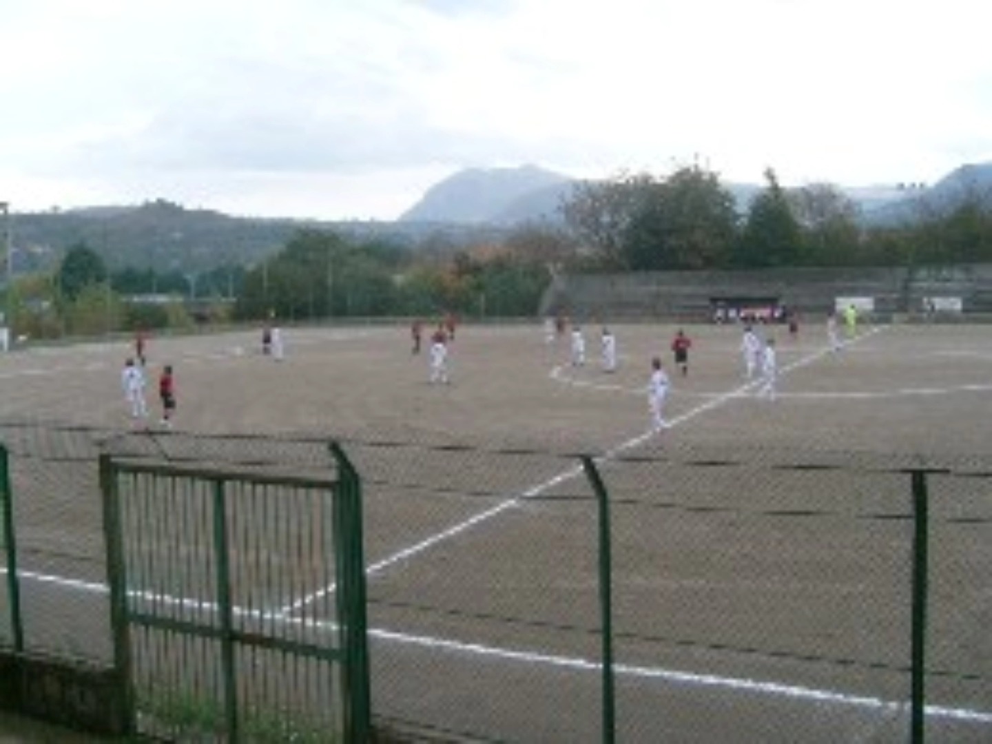 per borgo ferrovia restituisce al quartiere il campo sportivo
