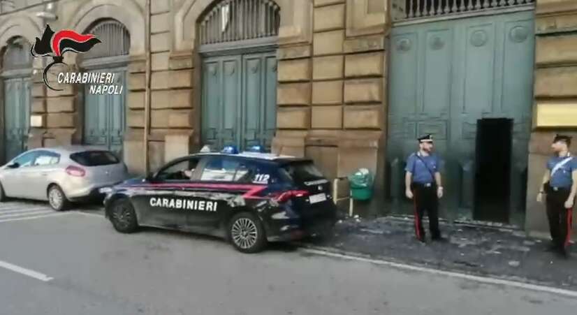 Colpisce la moglie con una mazzuola da carpentiere: arrestato 70enne Colpisce la moglie con una mazzuola da carpentiere: arrestato 70enne