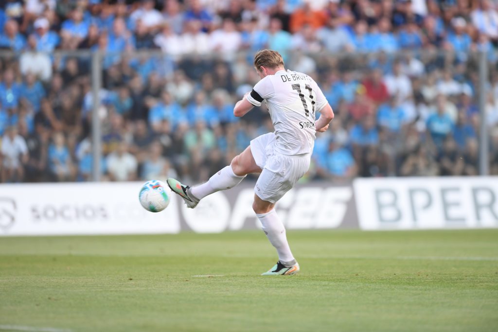 Napoli Girona 3 2, doppietta di De Bruyne: il belga già brilla, sorride anche Di Lorenzo Napoli Girona 3 2, doppietta di De Bruyne: il belga già brilla, sorride anche Di Lorenzo