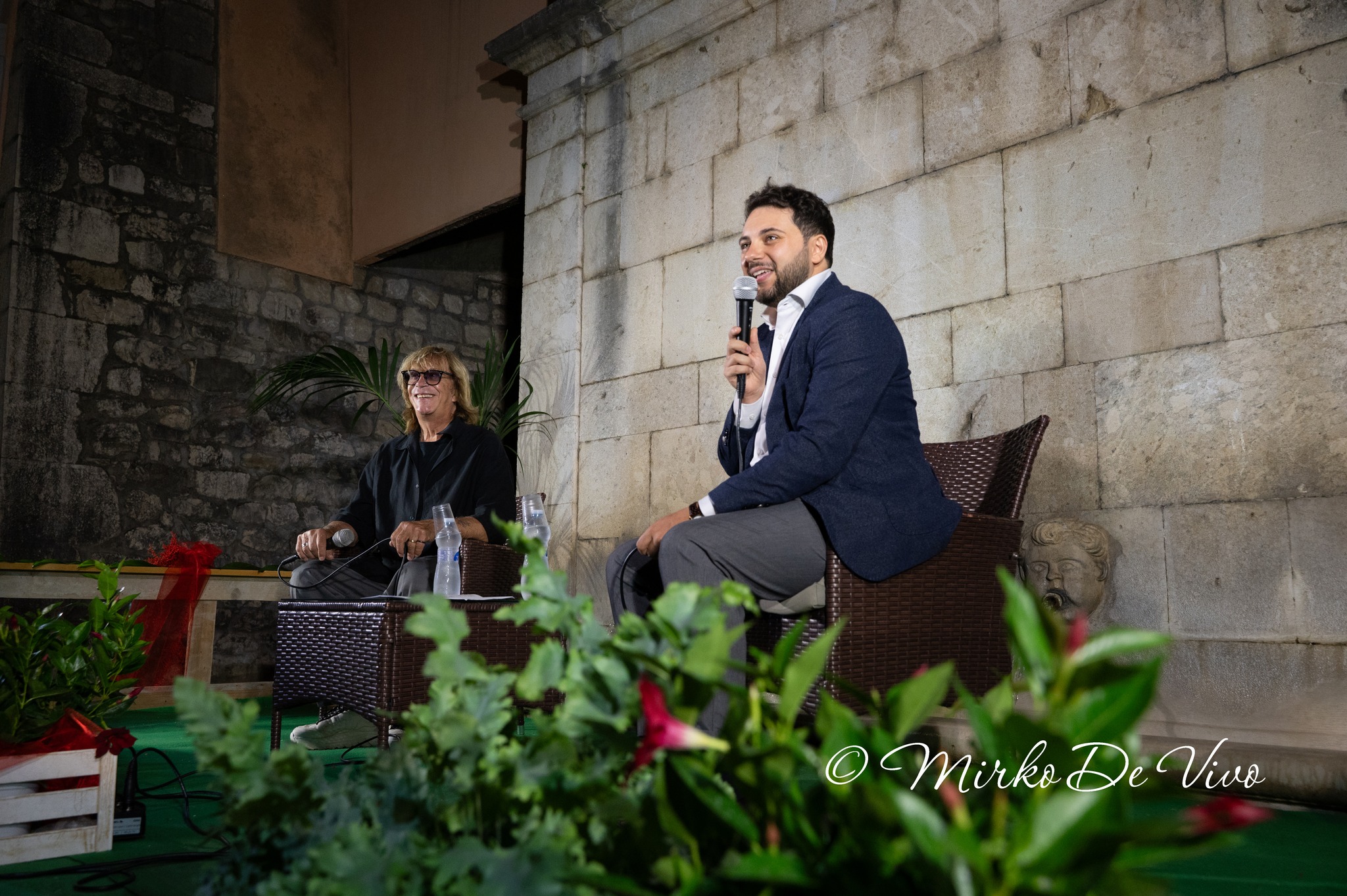 Enzo Paolo Turchi a San Lorenzo Maggiore: la sua presenza diventa virale, un milione di views sui social Enzo Paolo Turchi a San Lorenzo Maggiore: la sua presenza diventa virale, un milione di views sui social