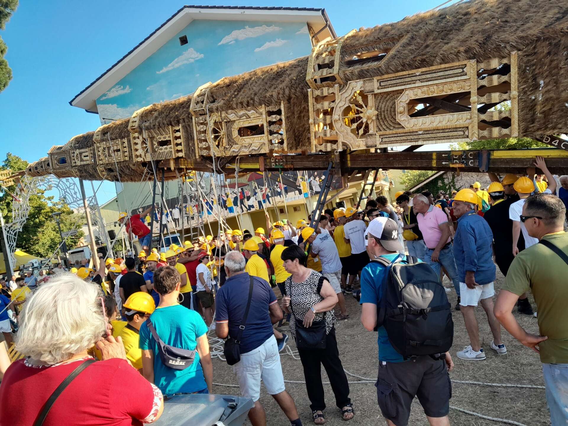 Ferragosto irpino, è tempo di Gigli di Grano tra tirate e sfilate Ferragosto irpino, è tempo di Gigli di Grano tra tirate e sfilate