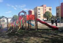FOTO/ Rione Libertà, vandalizzate le giostre per bambini