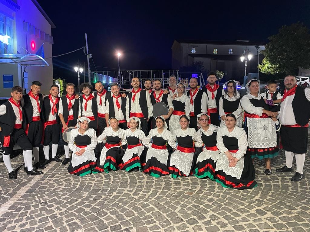 Al Festival dei Sapori e degli Artisti di Strada 52° Sagra del Cecatiello il gruppo folk ‘Fontanavecchia’ Al Festival dei Sapori e degli Artisti di Strada 52° Sagra del Cecatiello il gruppo folk ‘Fontanavecchia’