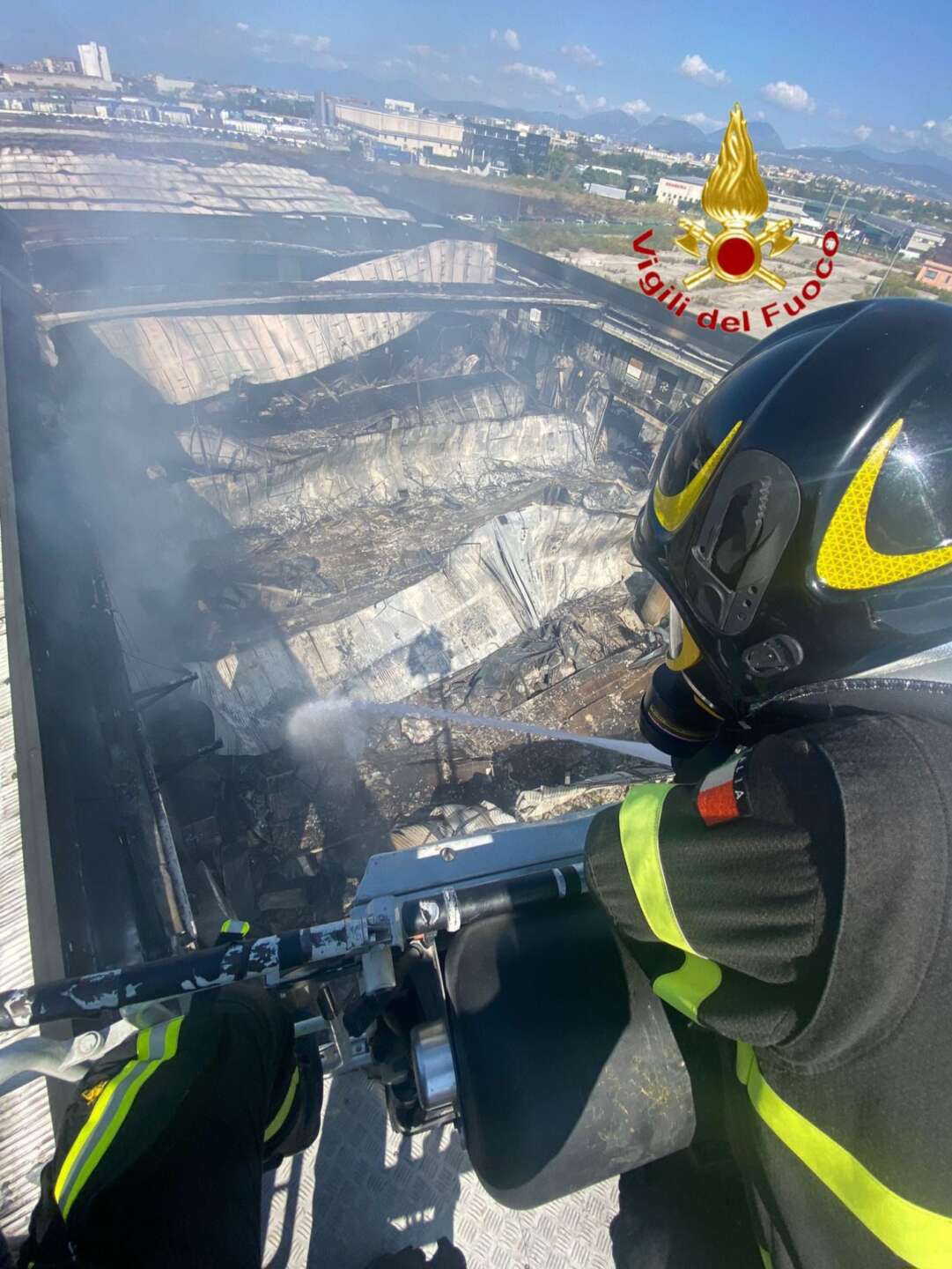 Battipaglia: dopo l’incendio, sicurezza e indagini Battipaglia: dopo l’incendio, sicurezza e indagini
