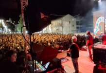 Postiglione, sold out per i Nomadi e la dedica ai militari italiani