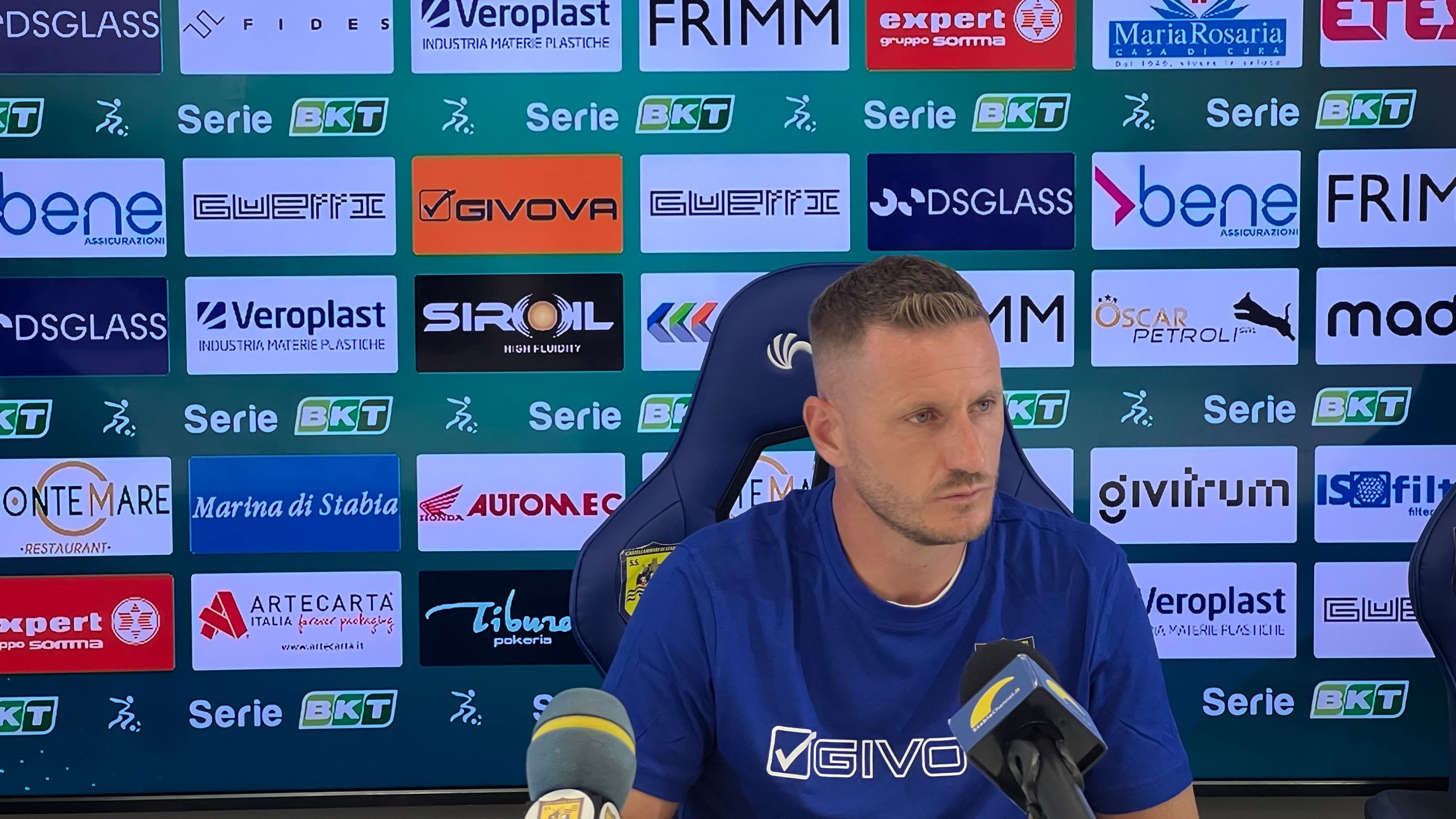 Juve Stabia: “Andremo con umiltà e fame”, il piano di Abate per l’esordio di campionato Juve Stabia: “Andremo con umiltà e fame”, il piano di Abate per l’esordio di campionato