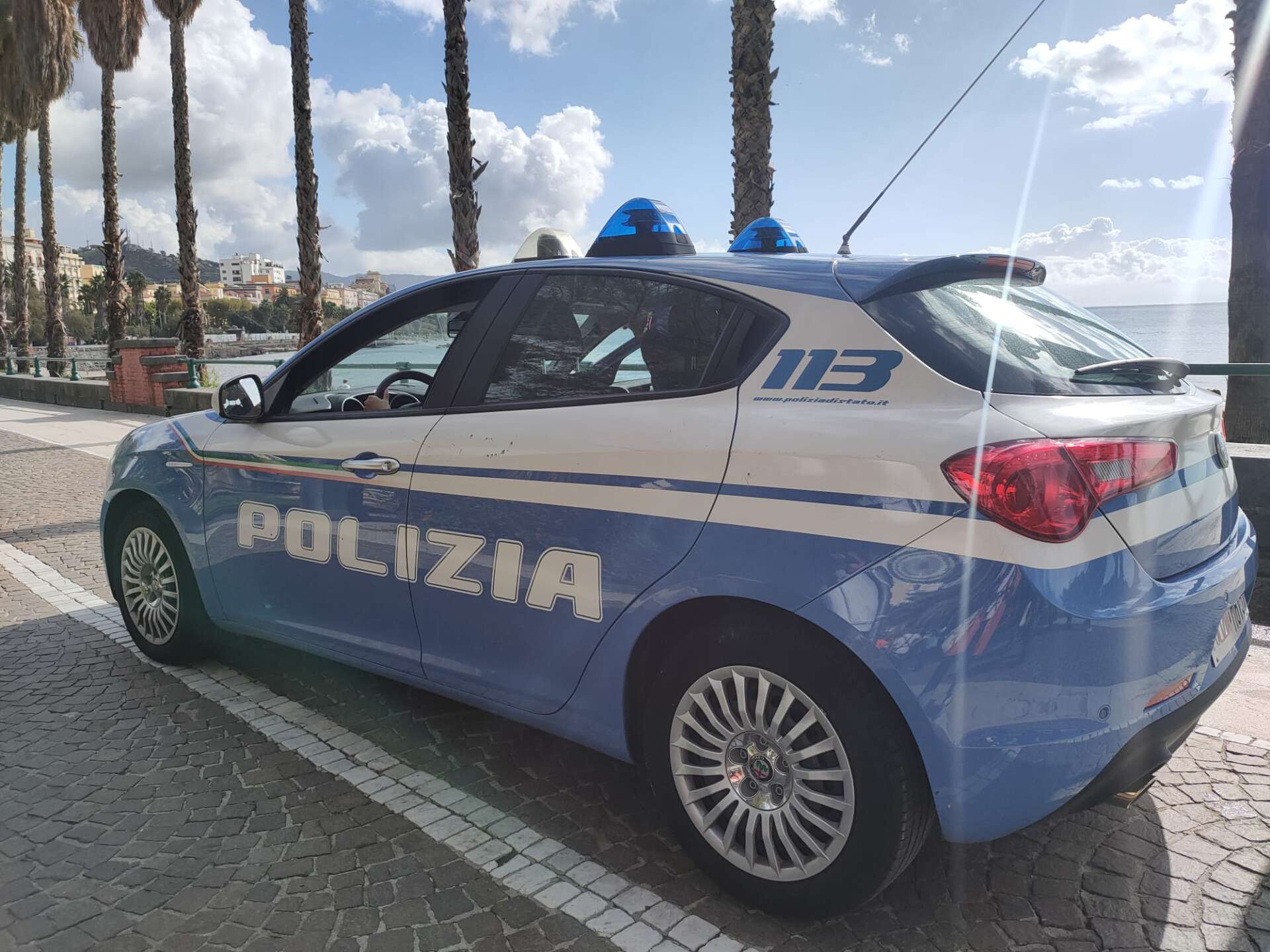 Lungomare, prima fa l’intervista e poi la rapina Lungomare, prima fa l’intervista e poi la rapina