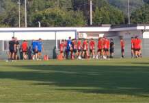 FOTO/ Seduta a porte aperte all’Imbriani: Carli e Vigorito a bordocampo, mercato agli sgoccioli