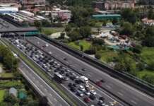 Cisterna a fuoco, bloccata per 40 chilometri l’A1