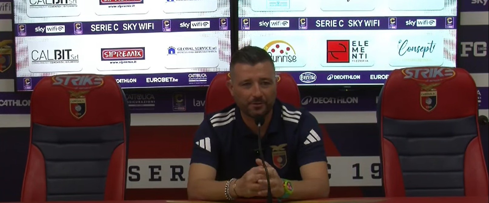 Casertana verso Crotone, Coppitelli: “Sentiamo la piazza. Domani chiudiamo un primo ciclo”