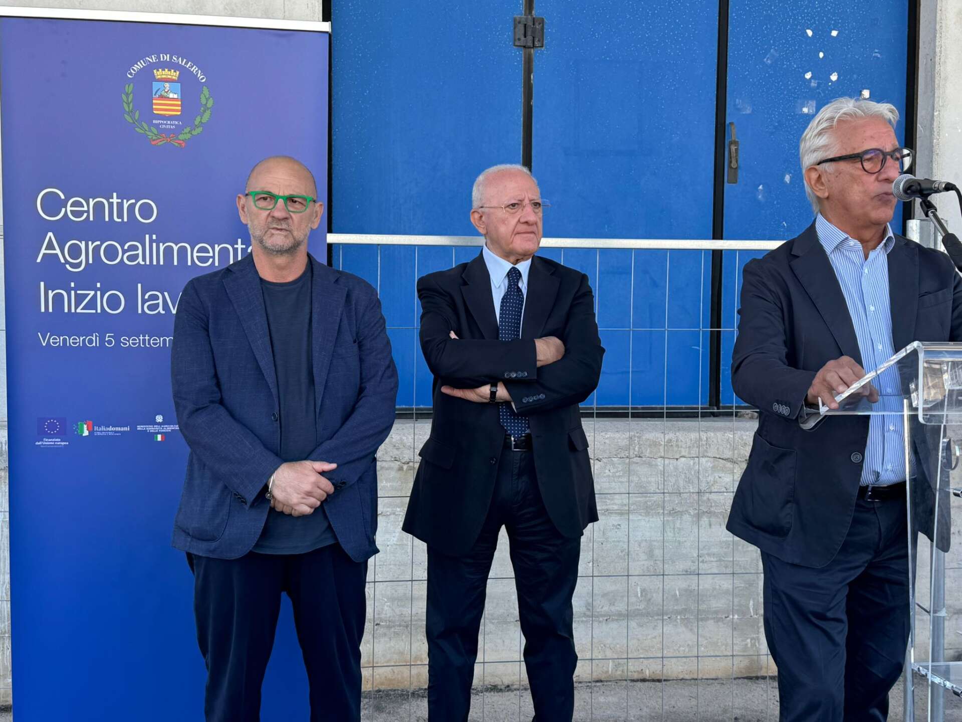 Salerno, 10 milioni per i lavori al centro agroalimentare: De Luca spoilera “Luci d’Artista” Salerno, 10 milioni per i lavori al centro agroalimentare: De Luca spoilera “Luci d’Artista”