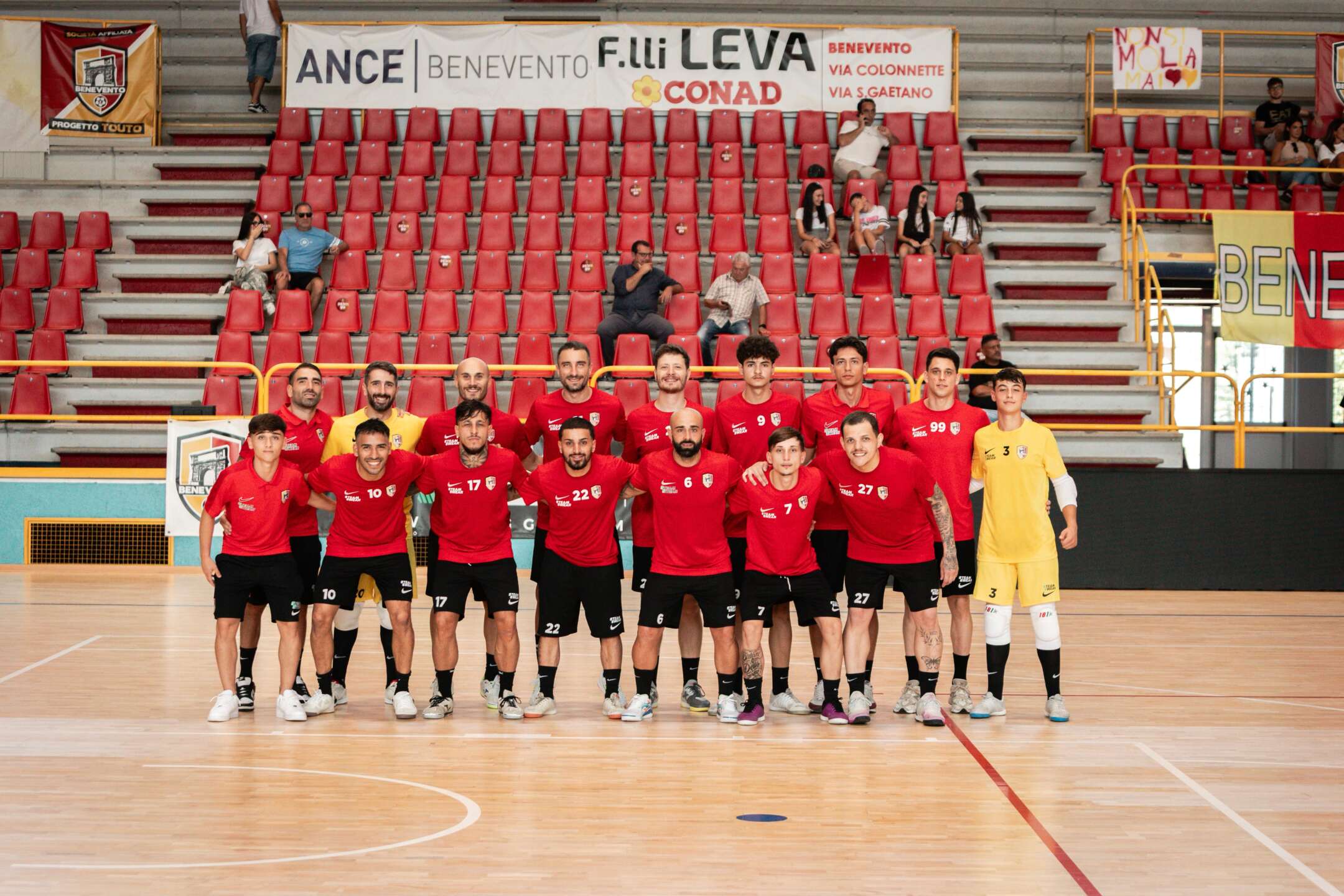 Primo test ok per il GG Team Wear Benevento 5: 8 1 allo Chaminade Primo test ok per il GG Team Wear Benevento 5: 8 1 allo Chaminade