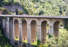 Vico Equense, vigili eroi salvano 28enne sul ponte di Seiano