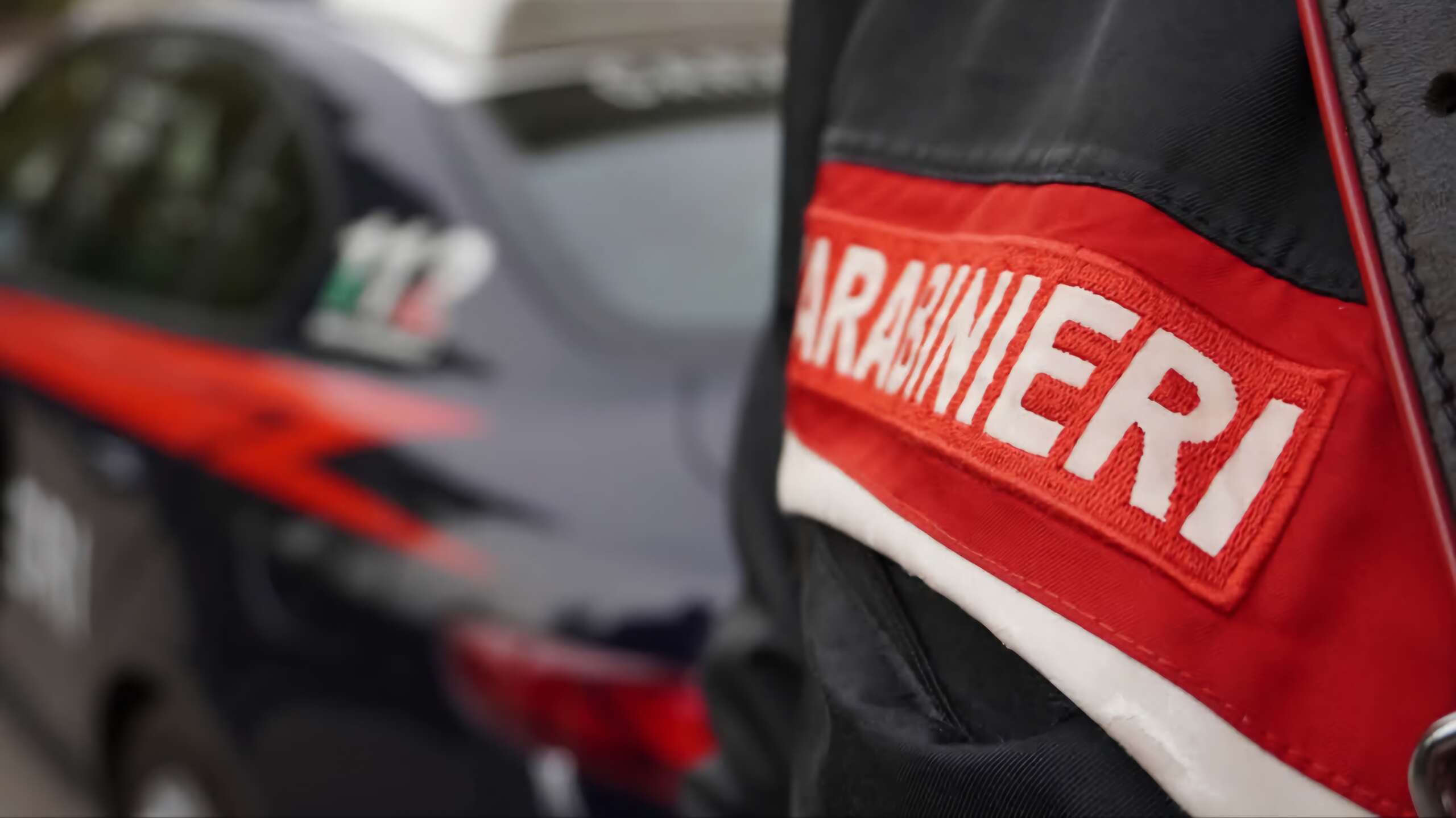 Carabinieri in azione: trovati fucili, pistole e oltre 1.700 cartucce