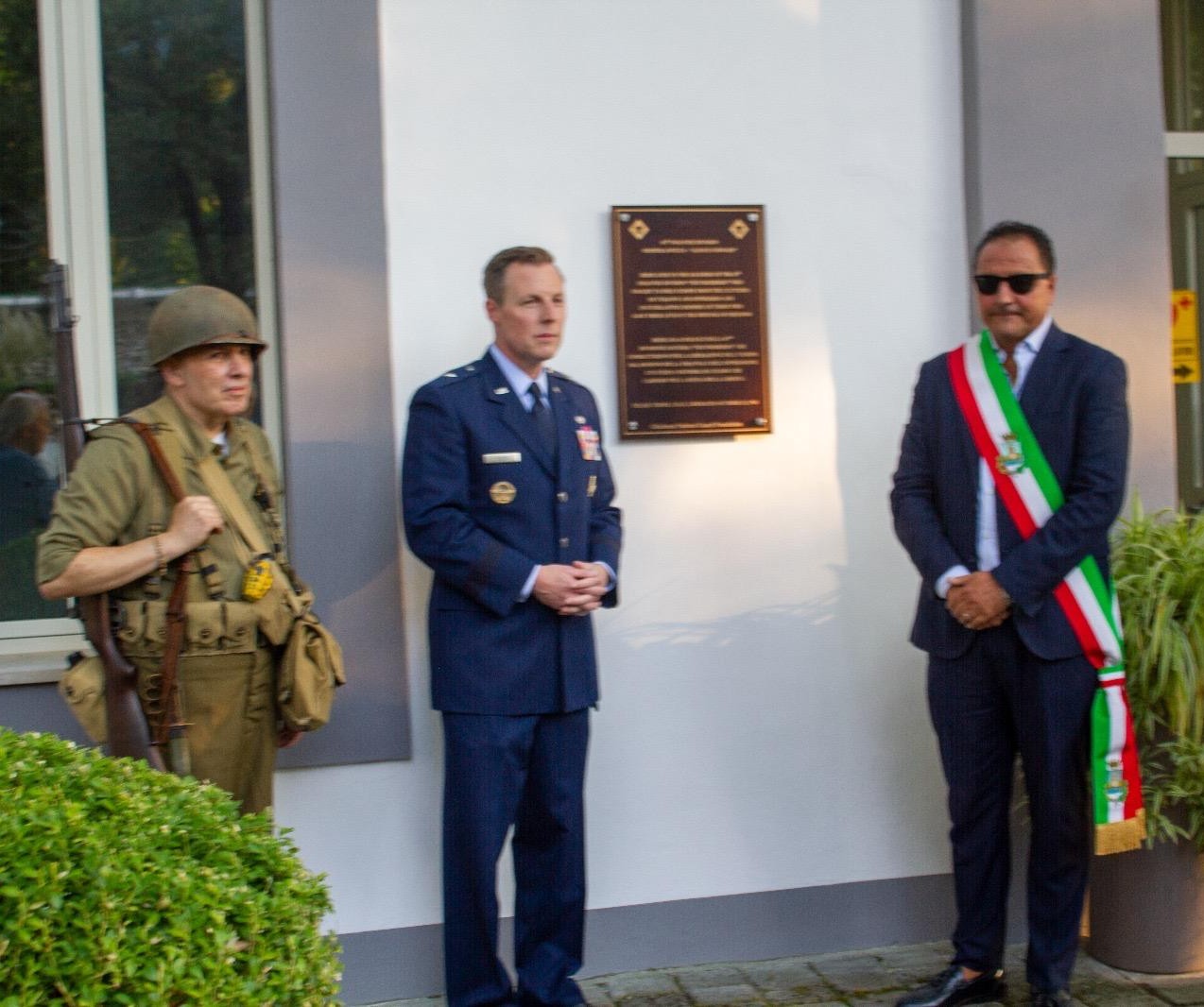 Istituto Storico Sannio Telesino, targa commemorativa per coloro che caddero per la difesa della libertà nel 1943 Istituto Storico Sannio Telesino, targa commemorativa per coloro che caddero per la difesa della libertà nel 1943