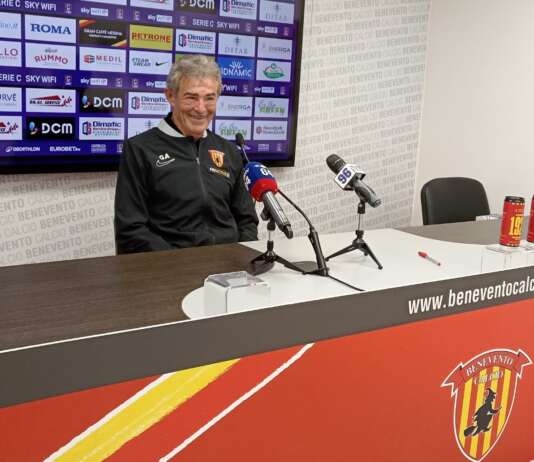 Benevento-Sorrento, Auteri: “Positivi per 70 minuti, il rosso a Ceresoli ha cambiato la gara”
