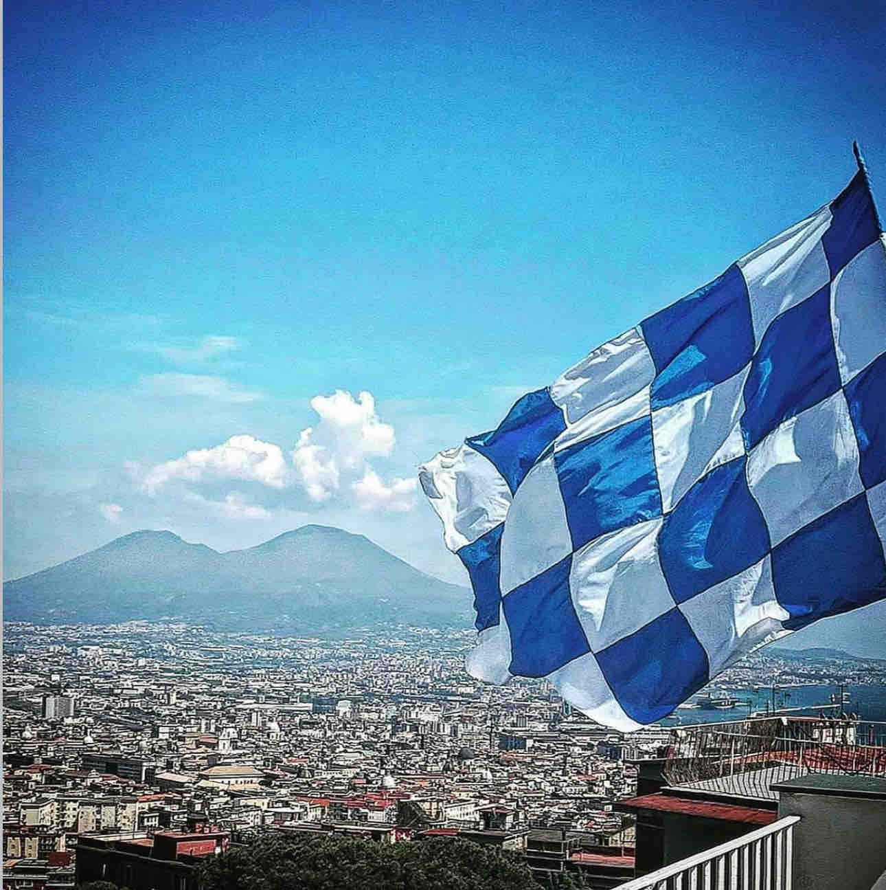 La carica di McBlu: “In testa ed a testa alta, così il Napoli a San Siro” La carica di McBlu: “In testa ed a testa alta, così il Napoli a San Siro”