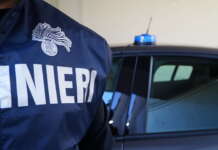 Minaccia di bruciare l’abitazione della madre, arrestato 30enne