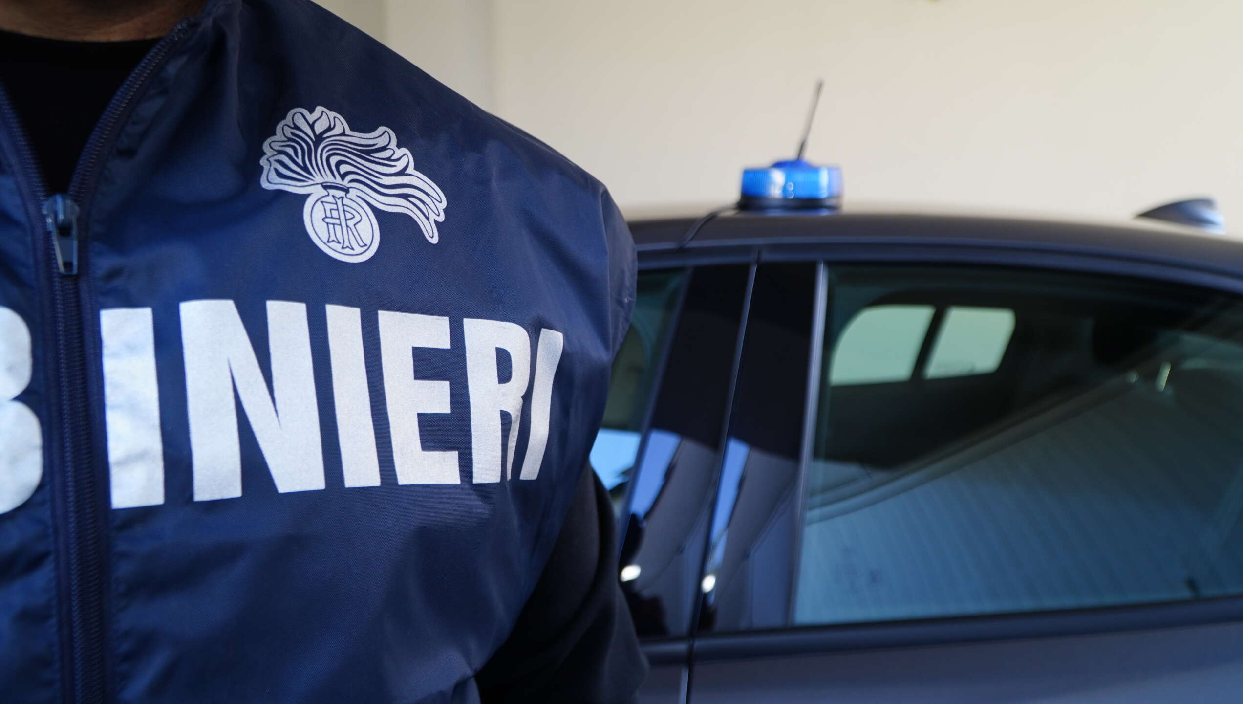 Giovane straniero aggredito durante la festa: tre denunce per lesioni a sfondo razziale Giovane straniero aggredito durante la festa: tre denunce per lesioni a sfondo razziale