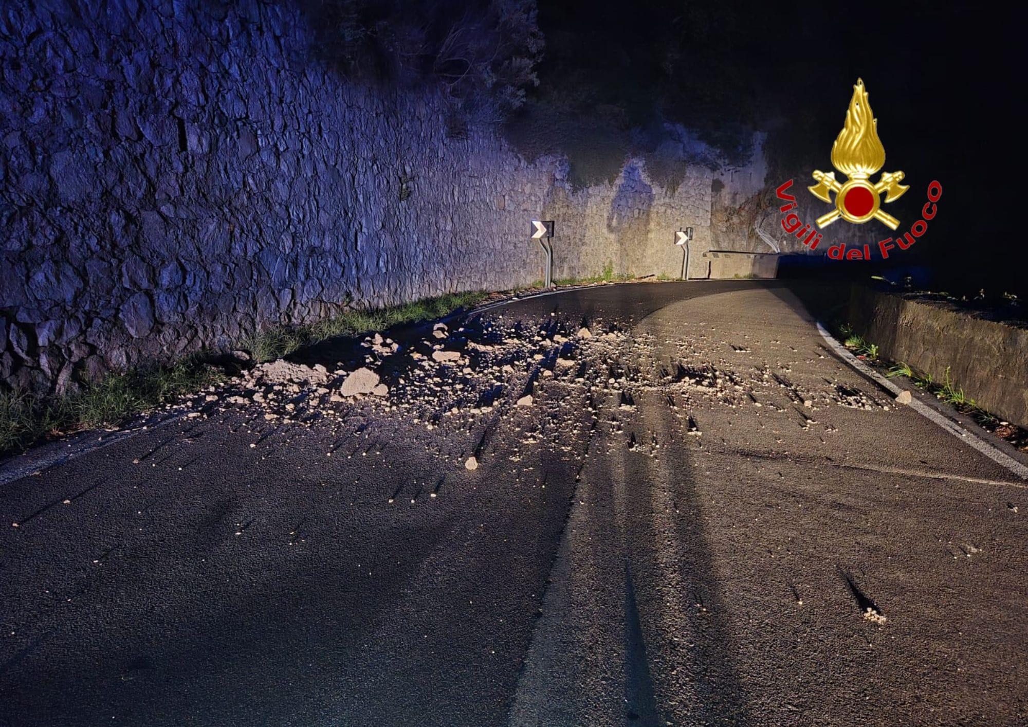 costiera amalfitana caduta massi a cetara e maiori