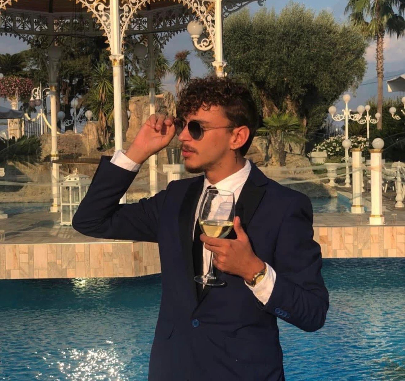 capaccio ragazzo trovato morto in piscina carabinieri al lavoro