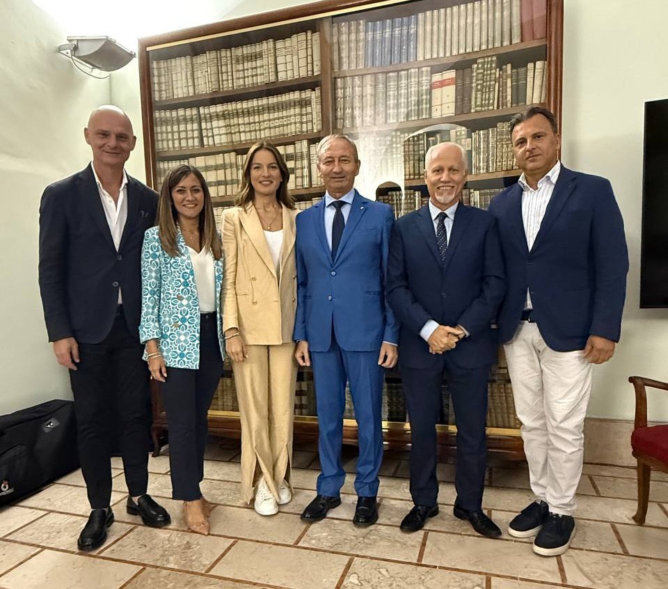 Santa Maria a Vico: il sindaco Pirozzi azzera e rinnova la Giunta comunale Santa Maria a Vico: il sindaco Pirozzi azzera e rinnova la Giunta comunale