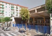 Dramma in aula: maestro si accascia e muore durante la lezione